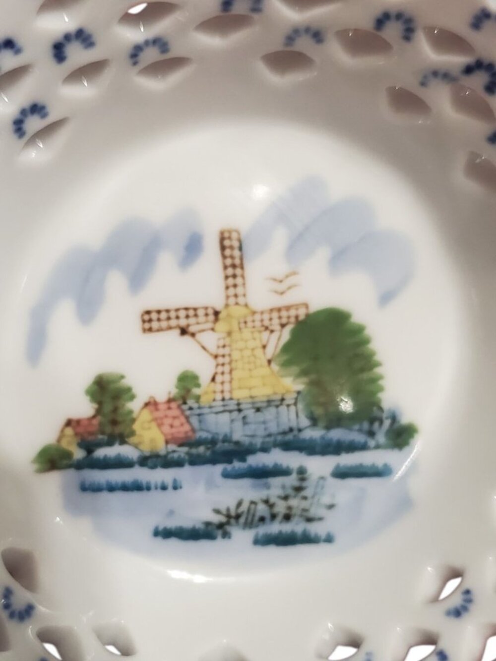 D.N&E.L Hand-Vtg Porcelain Basket W/Windmill Scene & Dual Handles Blue & White - Picture 5 of 12